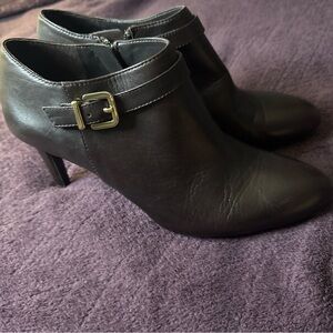 Antonio Milani Elegant Brown Leather Ankle Boots w/ buckle